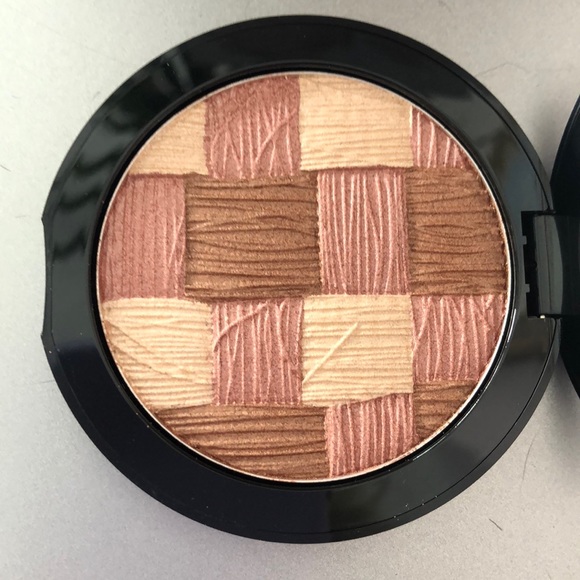 Edward Bess Other - ⬇️$20 Edward Bess Multi Use Powder in Bellissima